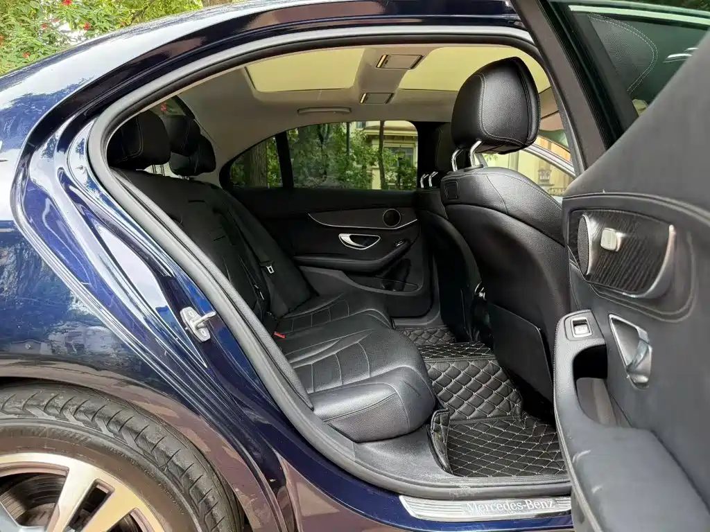 Mercedes-Benz C-Class — миниатюра 4