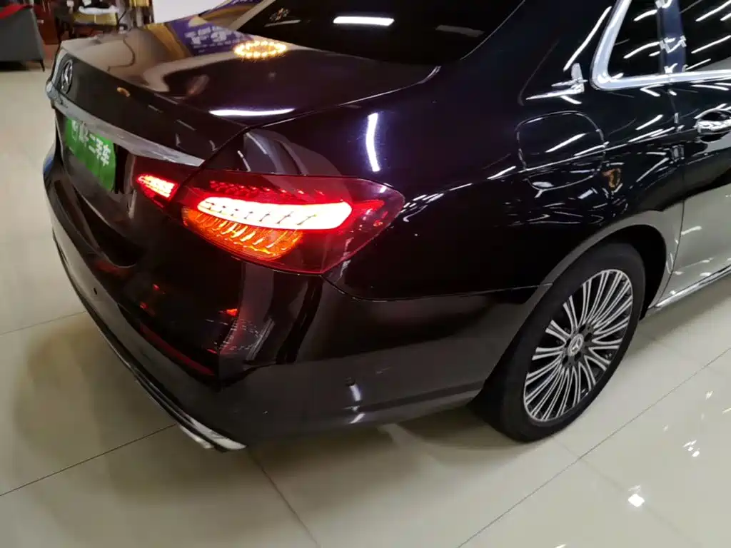 Mercedes-Benz E-Class — миниатюра 8