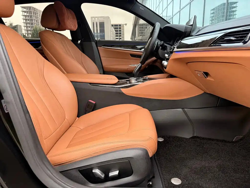 BMW 5 Series — миниатюра 23