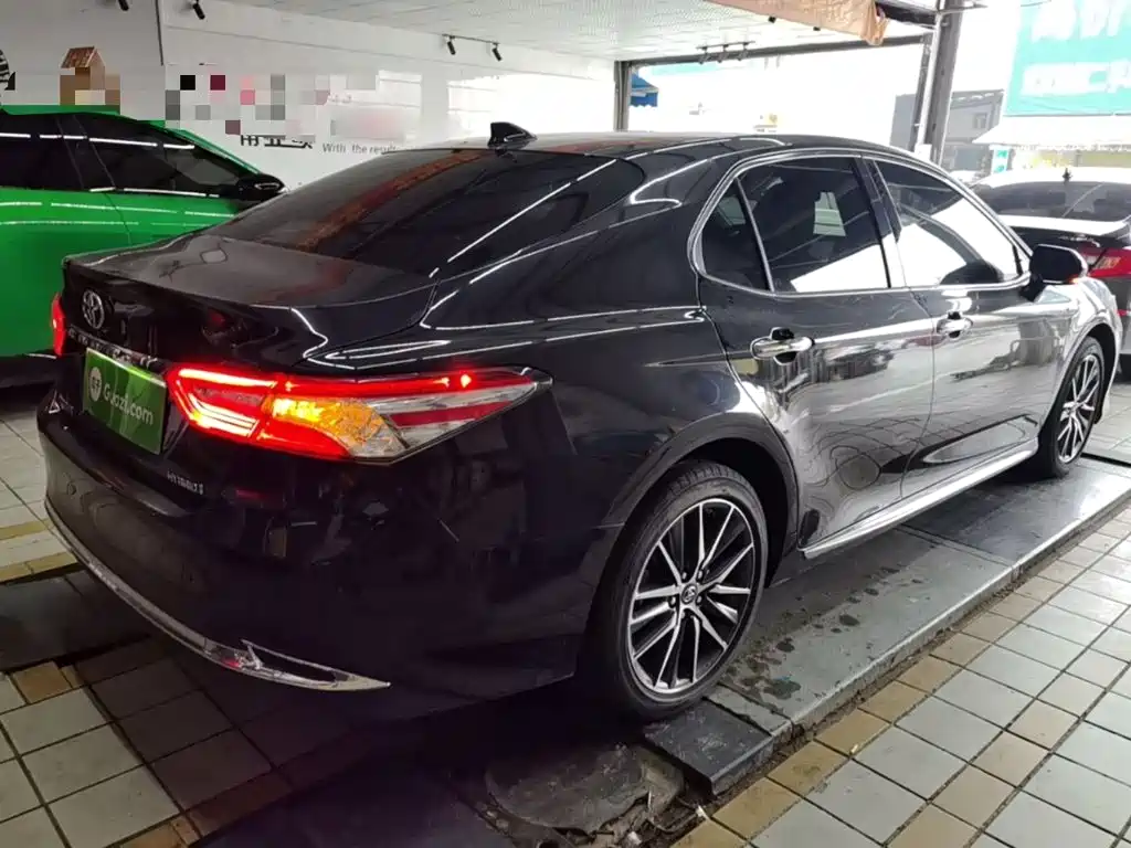 Toyota Camry — миниатюра 7