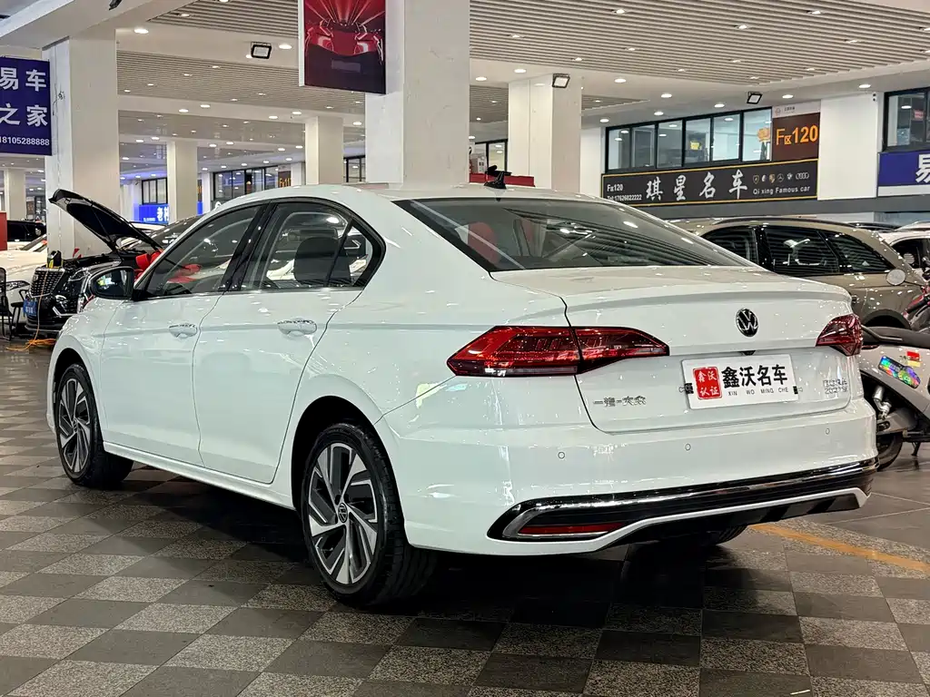 Volkswagen Bora — миниатюра 3