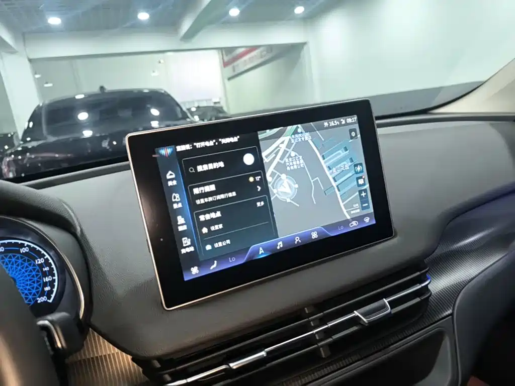 Hongqi Hongqi E-QM5 — миниатюра 13