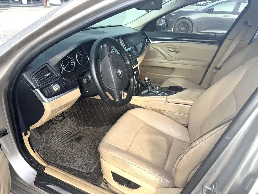 BMW 5 Series — миниатюра 4