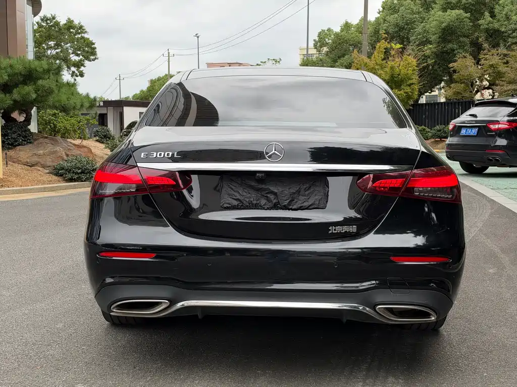Mercedes-Benz E-Class — миниатюра 17