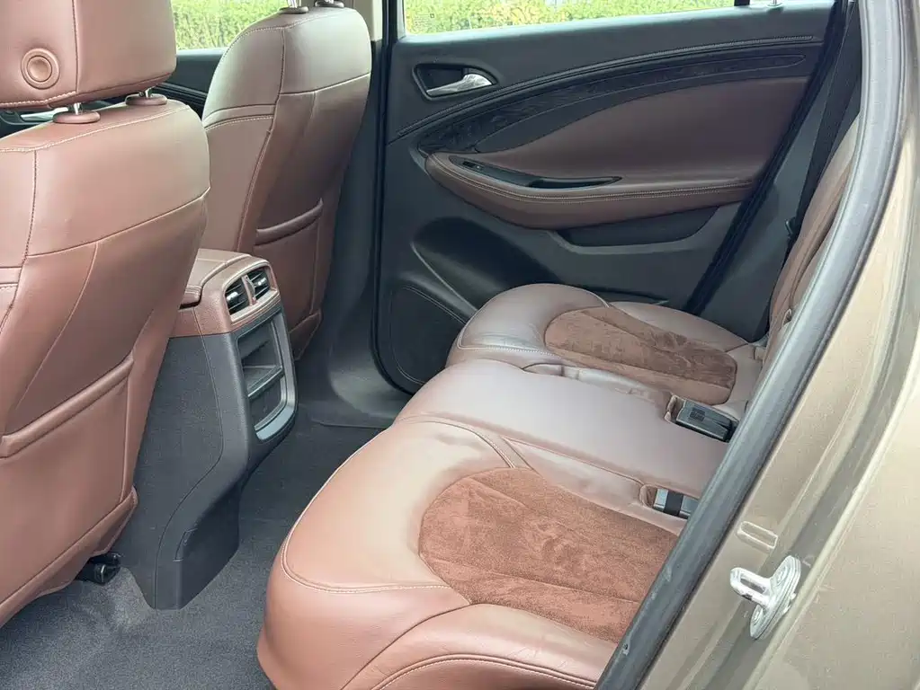 Buick Envision Plus — миниатюра 11