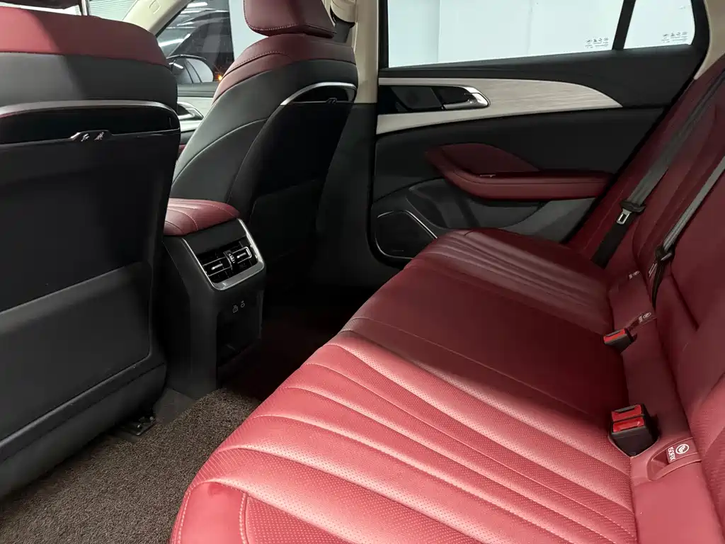 Hongqi Hongqi H5 — миниатюра 11