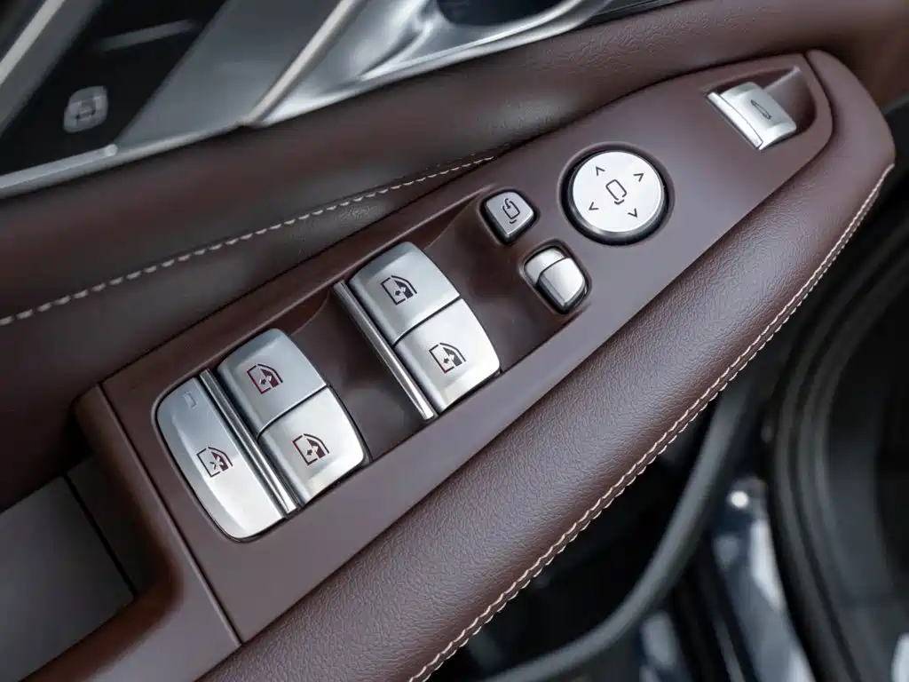 BMW X5 — миниатюра 24