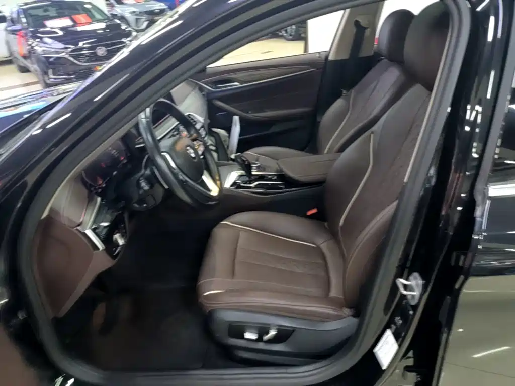BMW 5 Series — миниатюра 15