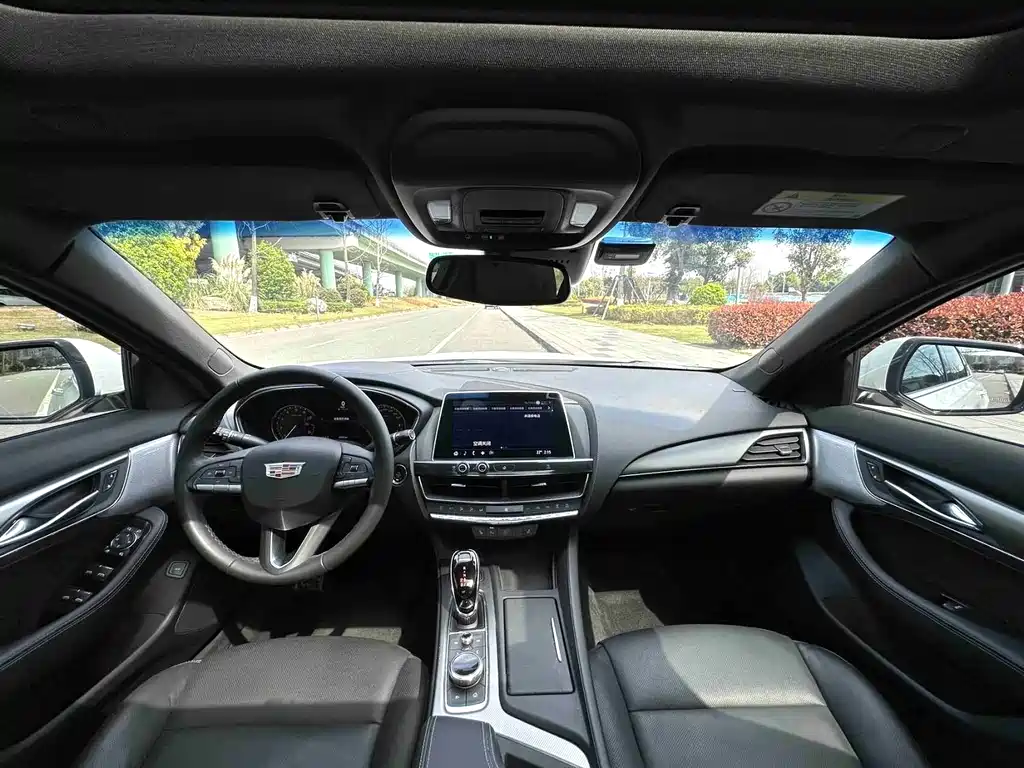 Cadillac CT5 — миниатюра 6