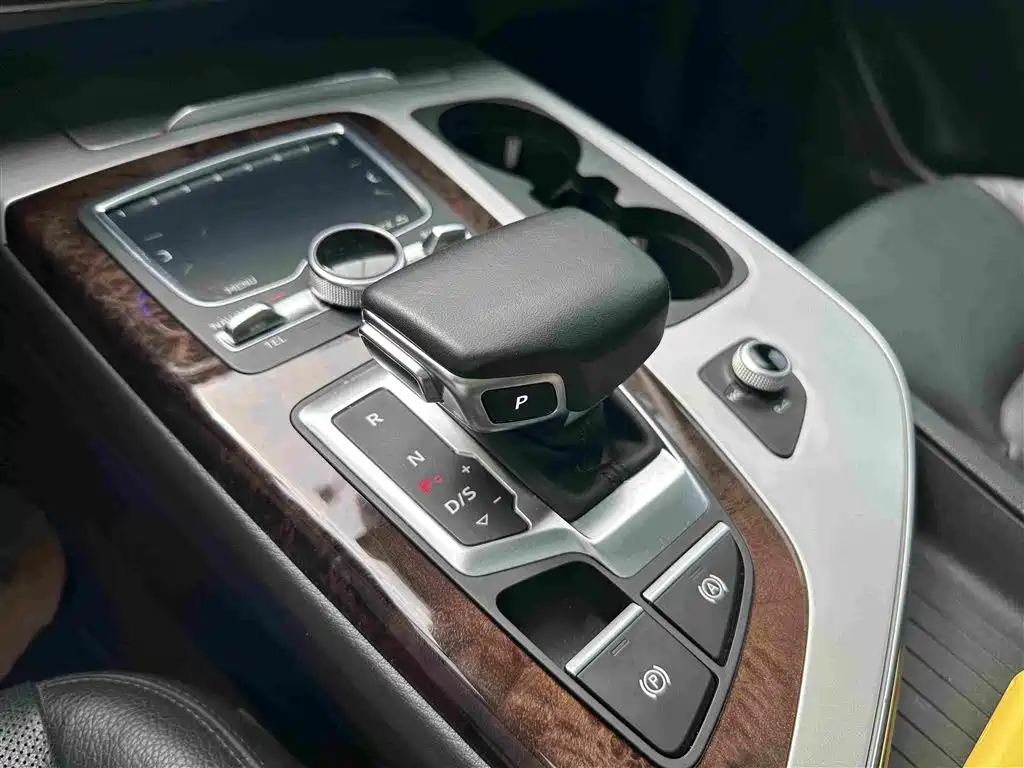 Audi Q7 — миниатюра 14