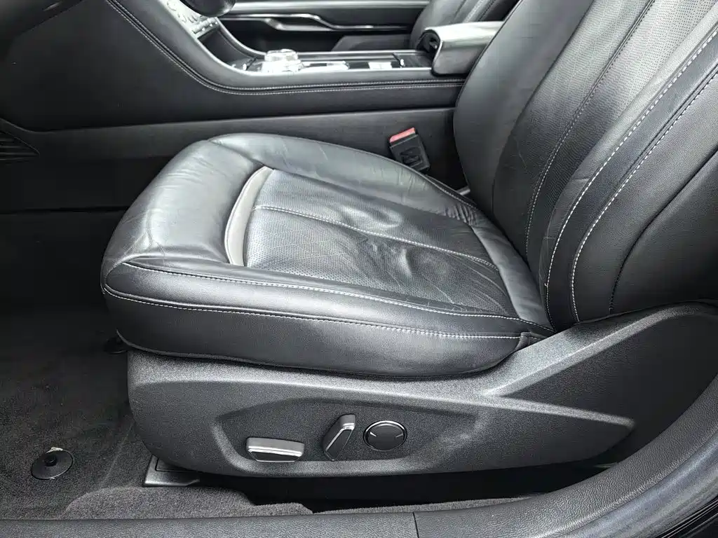 Ford Taurus — миниатюра 20