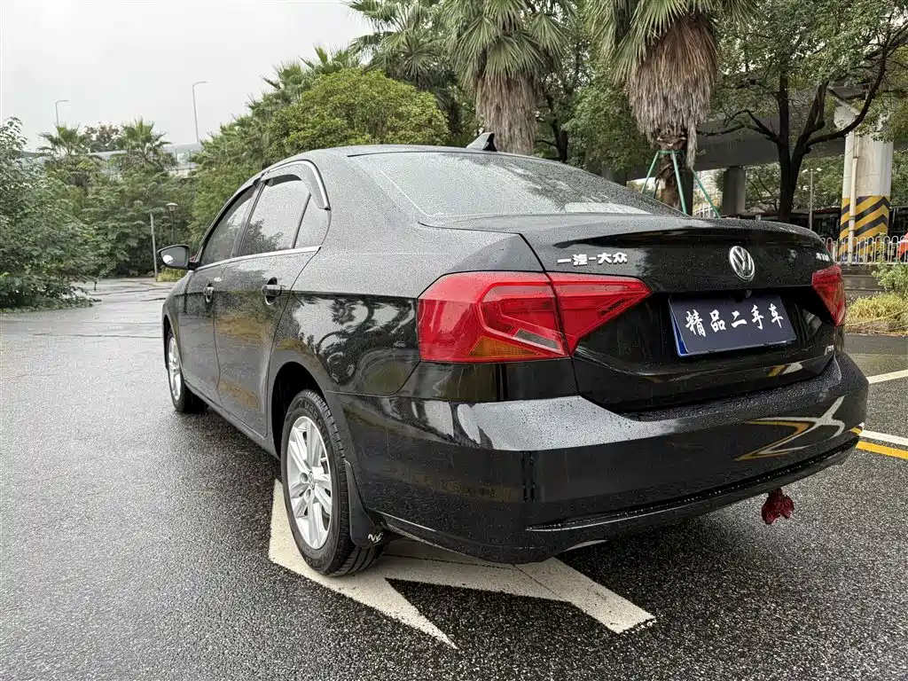 Volkswagen Jetta — миниатюра 4