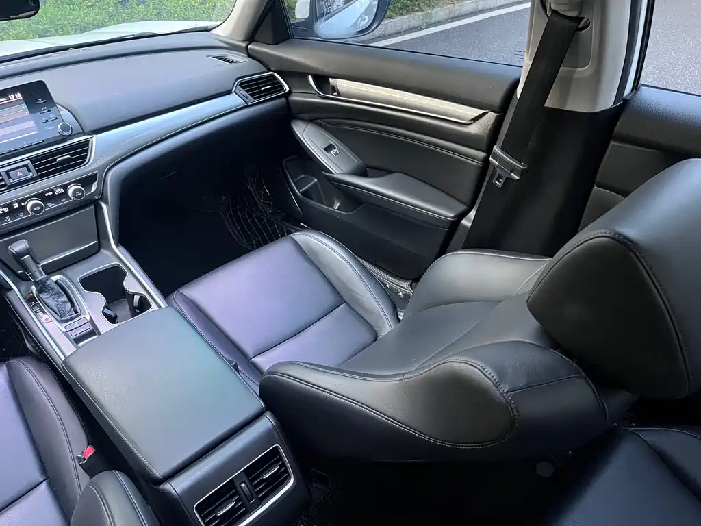 Honda Accord — миниатюра 14