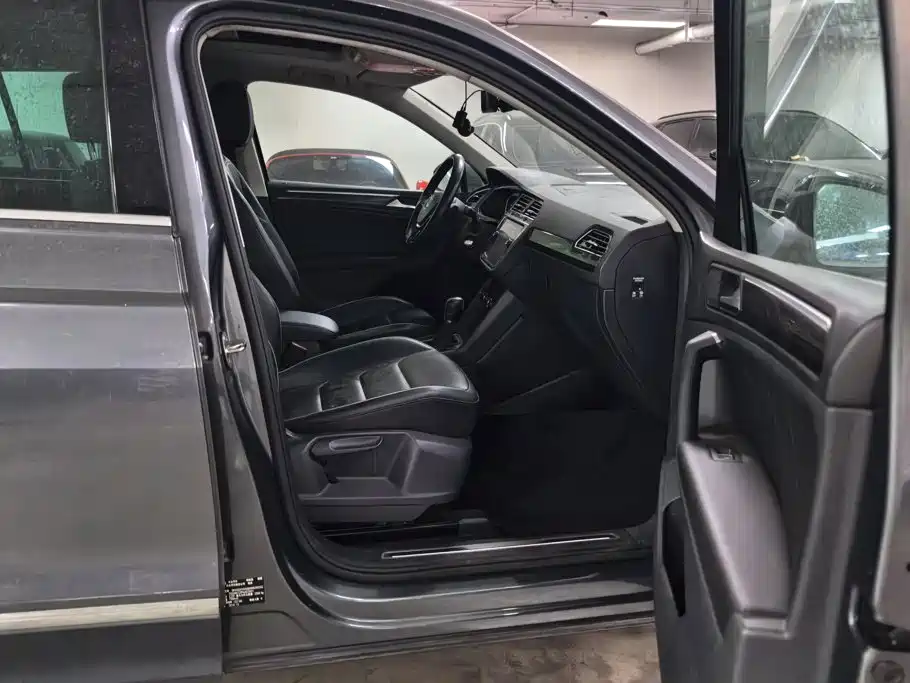 Volkswagen Tiguan — миниатюра 8