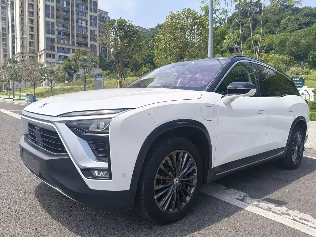 NIO ES8 2018 355KM мест