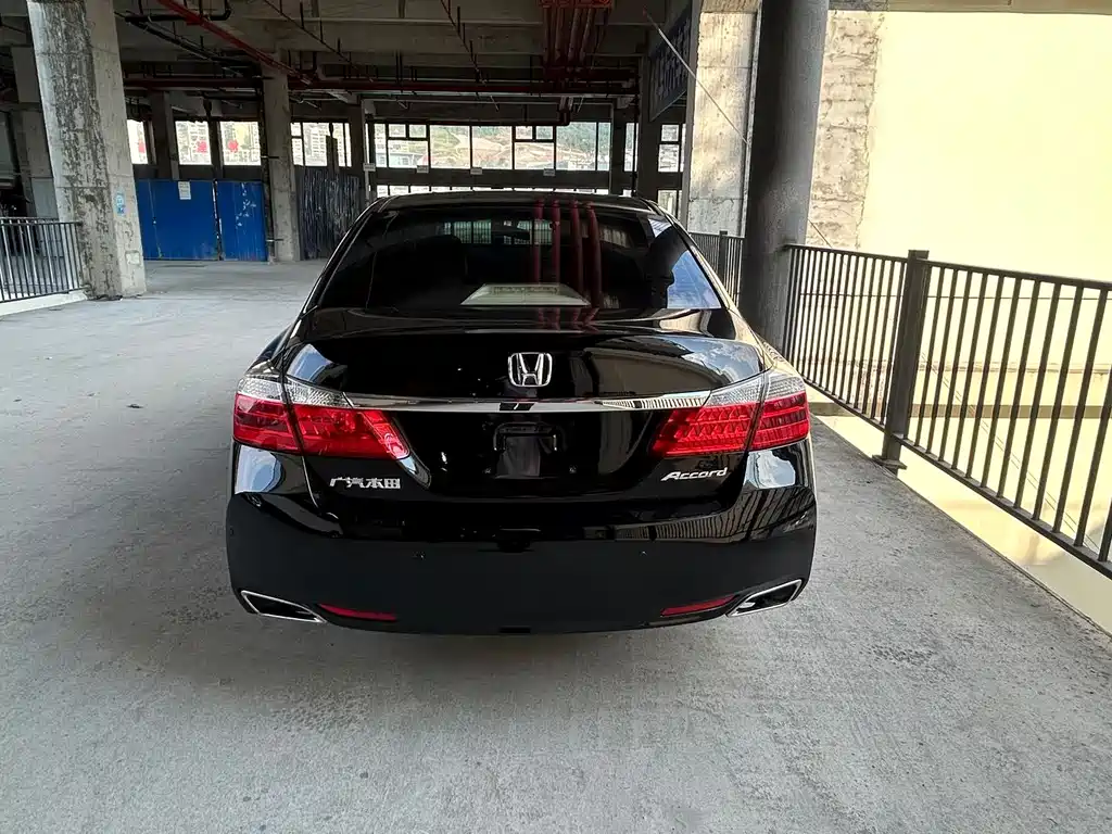 Honda Accord — миниатюра 7