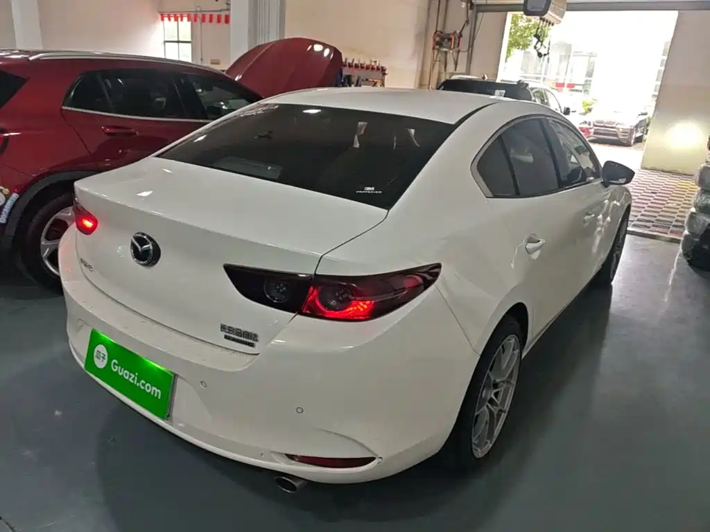 Mazda 3 Axela — миниатюра 7
