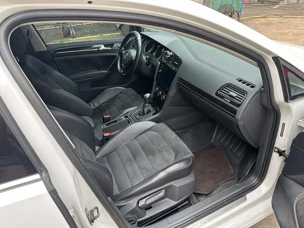 Volkswagen Golf — миниатюра 14