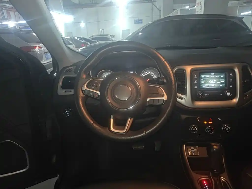 Jeep Compass — миниатюра 11