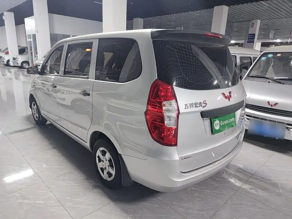 Wuling Hongguang — миниатюра 5