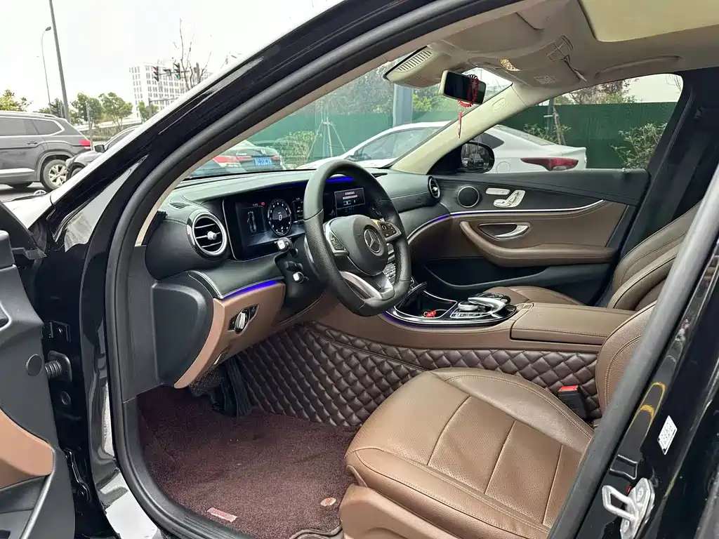 Mercedes-Benz E-Class — миниатюра 4