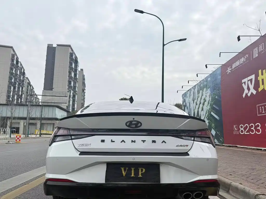 Hyundai Elantra — миниатюра 8