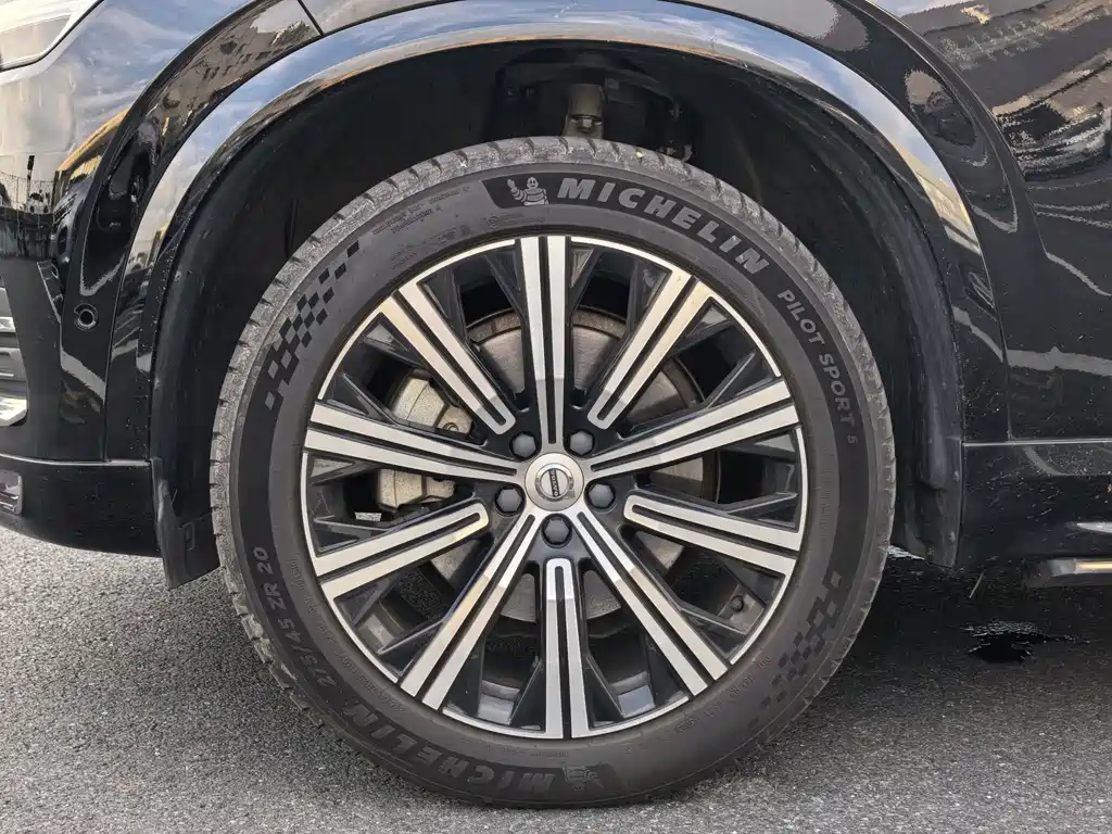 Volvo XC90 — миниатюра 19