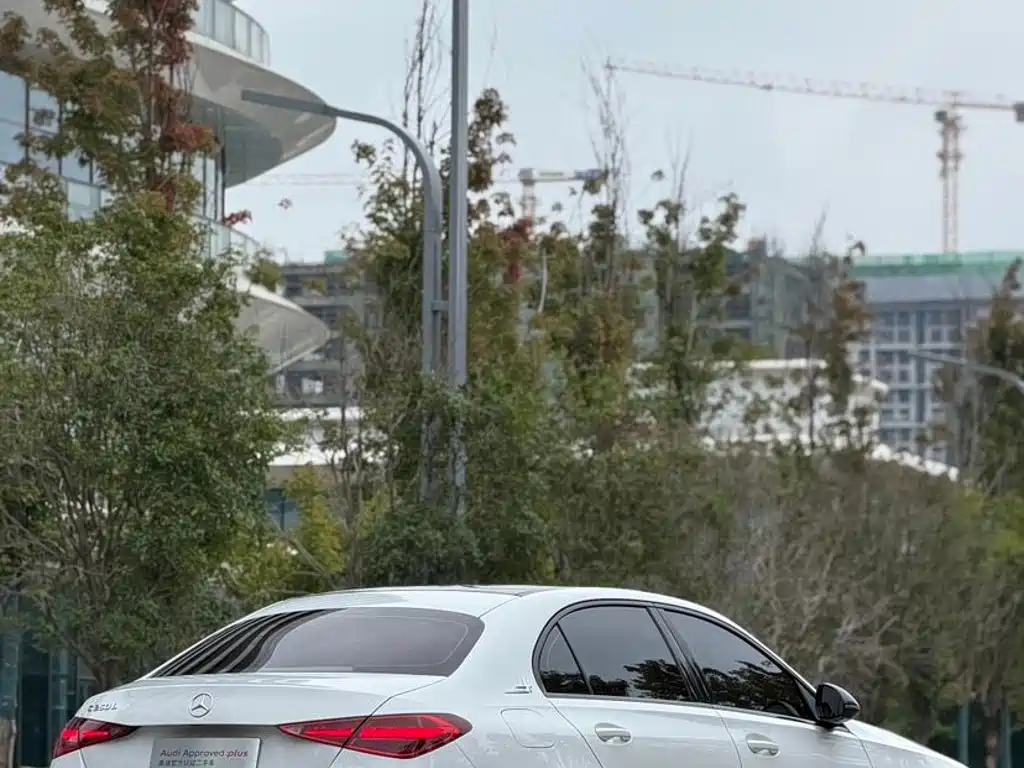 Mercedes-Benz C-Class — миниатюра 7
