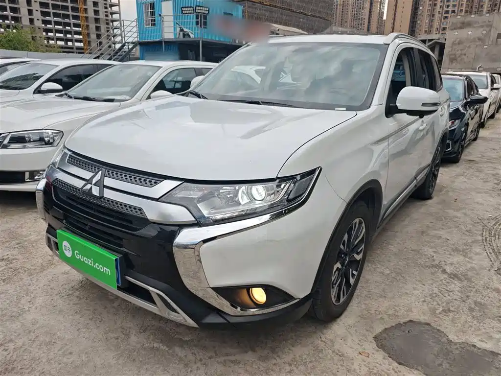Mitsubishi Outlander 2020