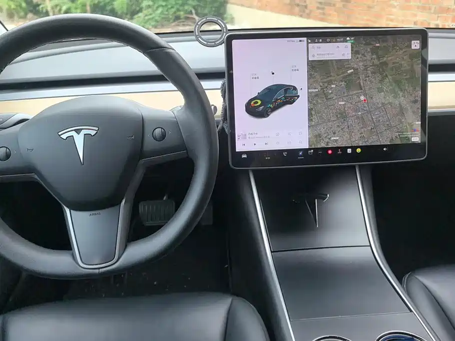 Tesla Model 3 — миниатюра 12