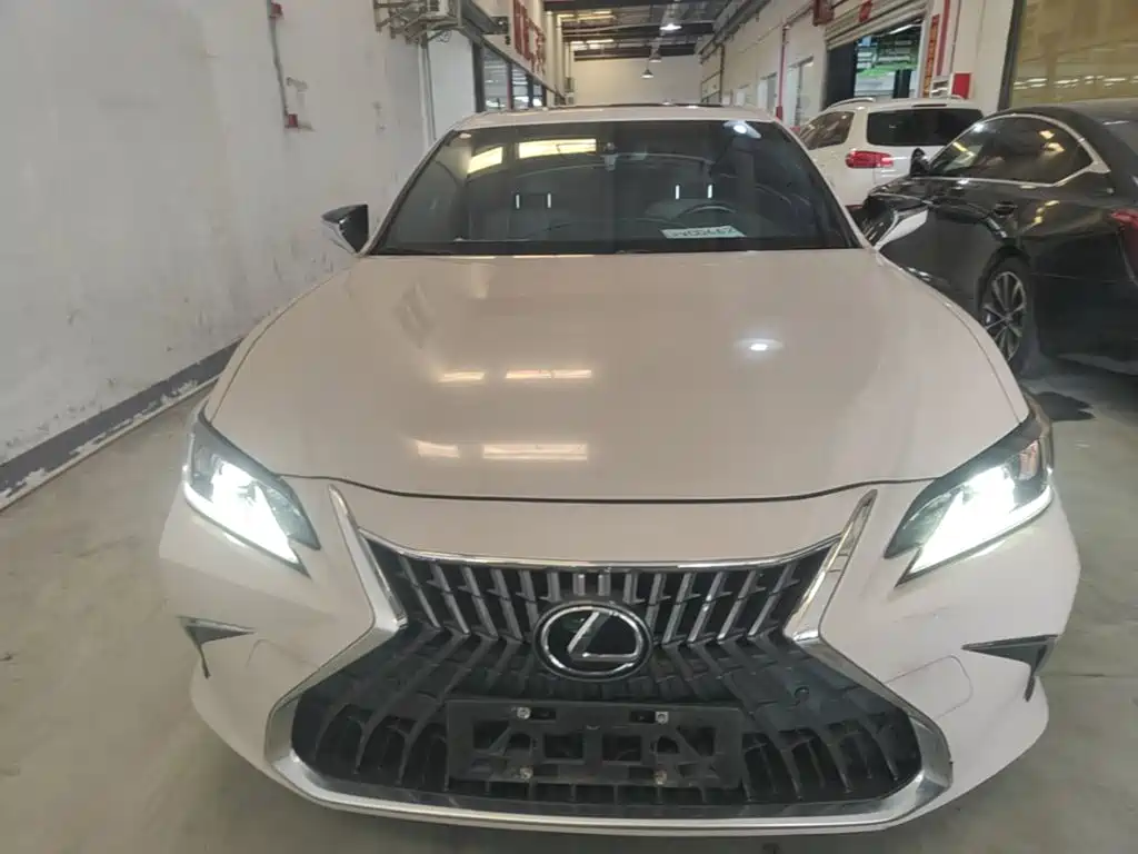 Lexus ES — миниатюра 3