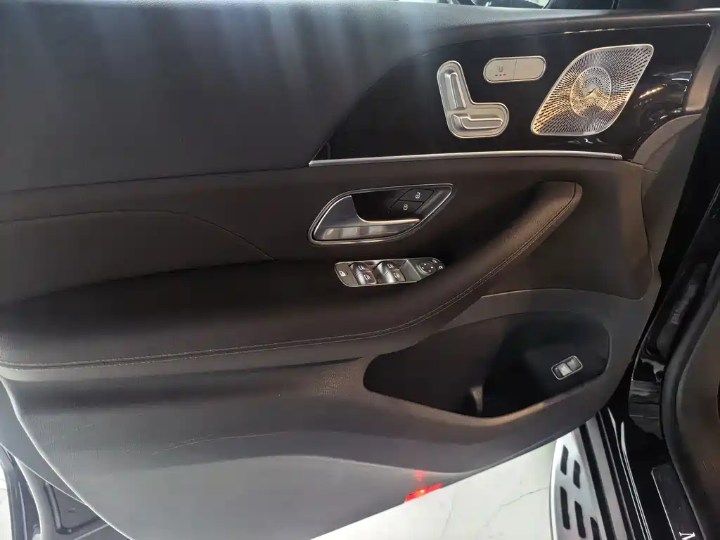 Mercedes-Benz GLE (Import) — миниатюра 4