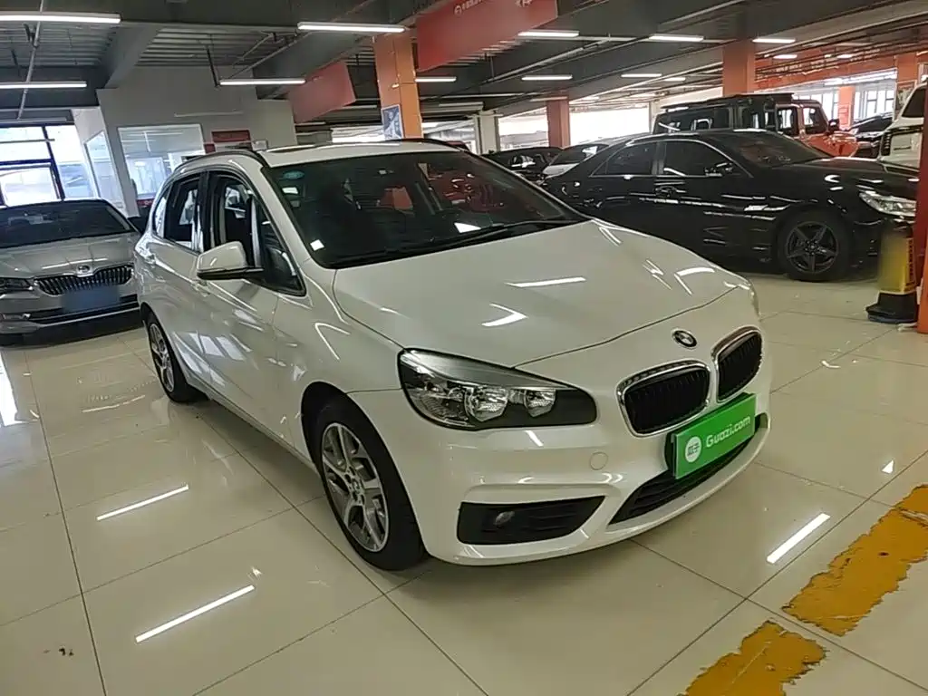 BMW 2 Series Active Tourer (Import) — миниатюра 4