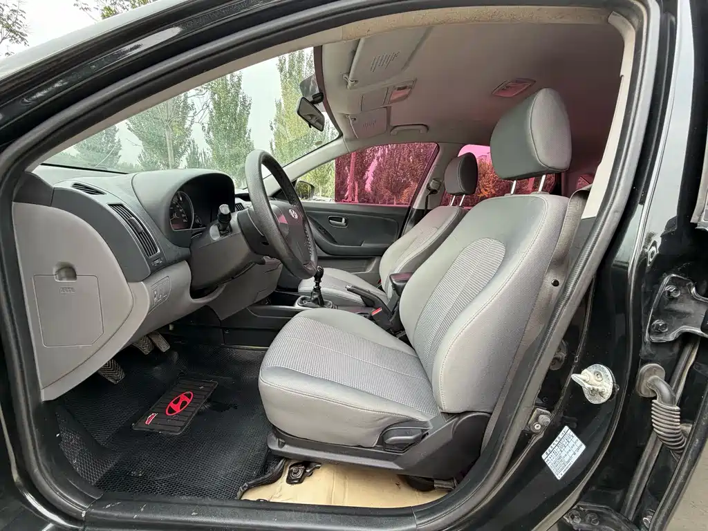 Hyundai Elantra — миниатюра 4