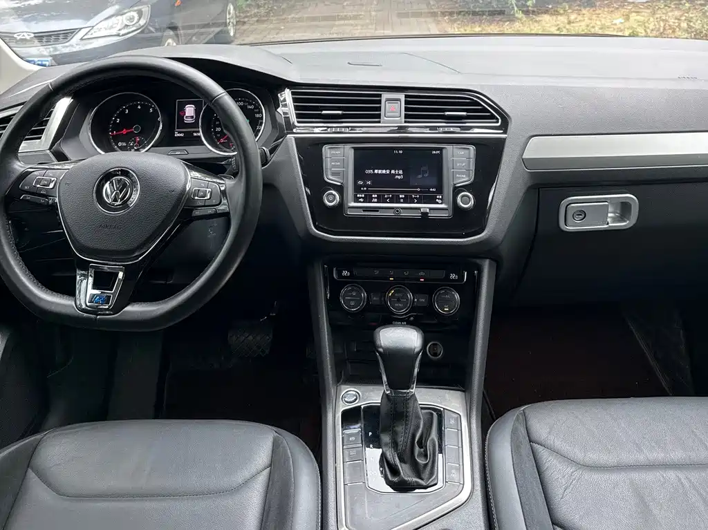 Volkswagen Tiguan L — миниатюра 10