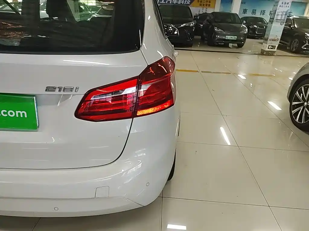 BMW 2 Series Active Tourer (Import) — миниатюра 8