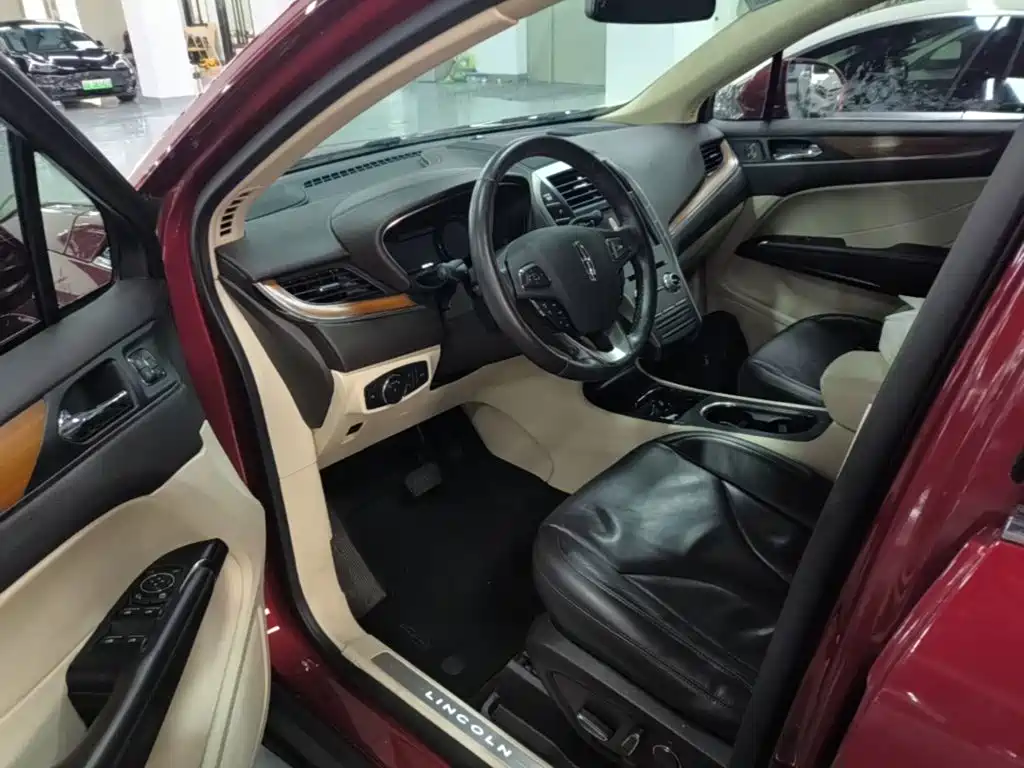 Lincoln MKC — миниатюра 16