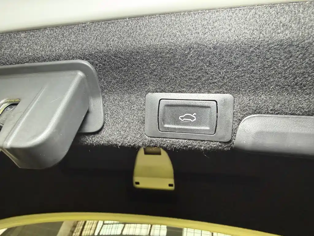 Audi A4L — миниатюра 19