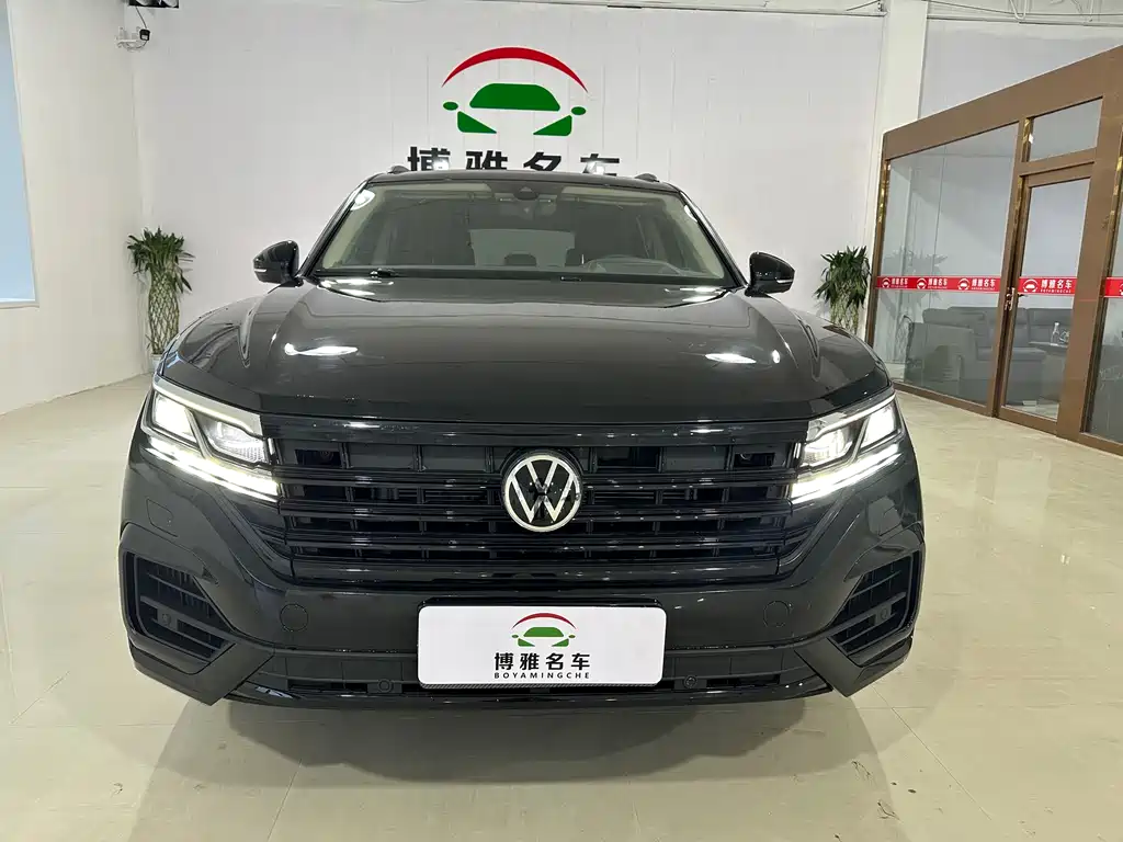 VOLKSWAGEN TOUAREG
