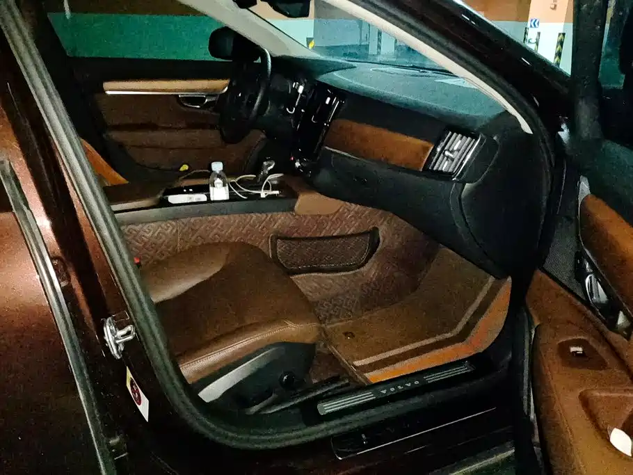 Volvo S90 — миниатюра 8