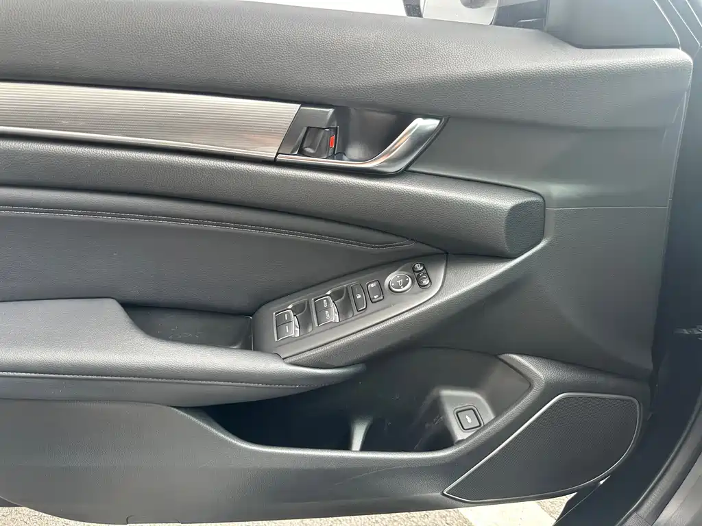 Honda Accord — миниатюра 6