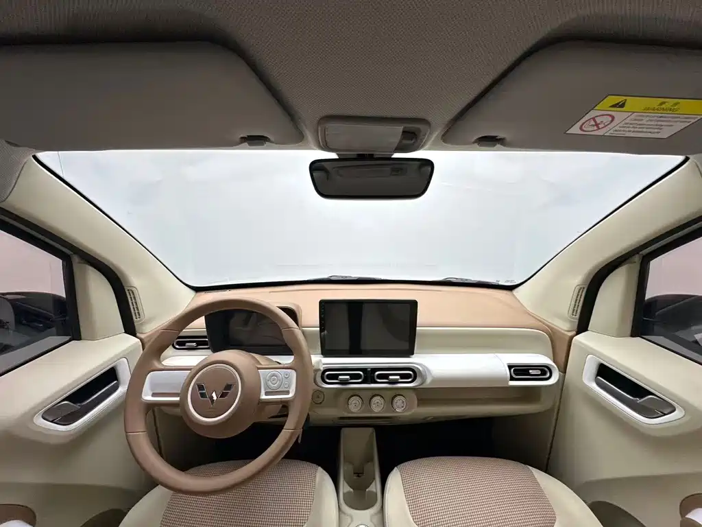 Wuling MINIEV — миниатюра 4