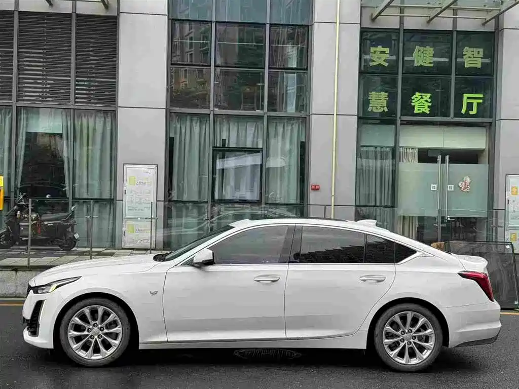 Cadillac CT5 — миниатюра 2
