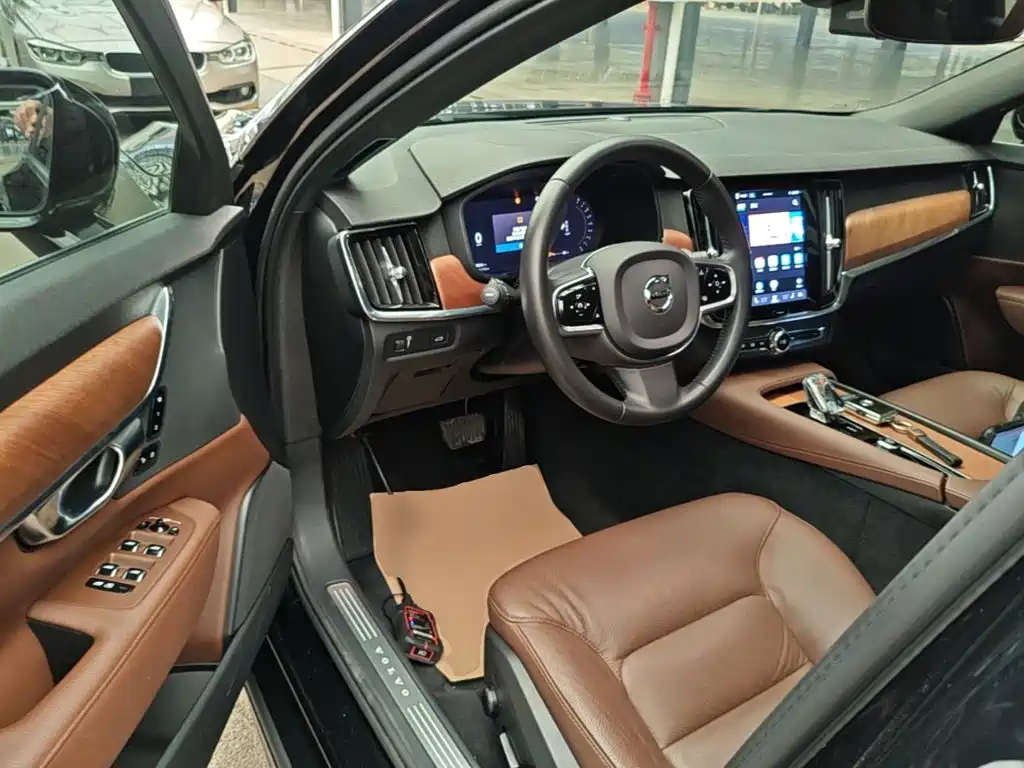 Volvo S90 — миниатюра 16