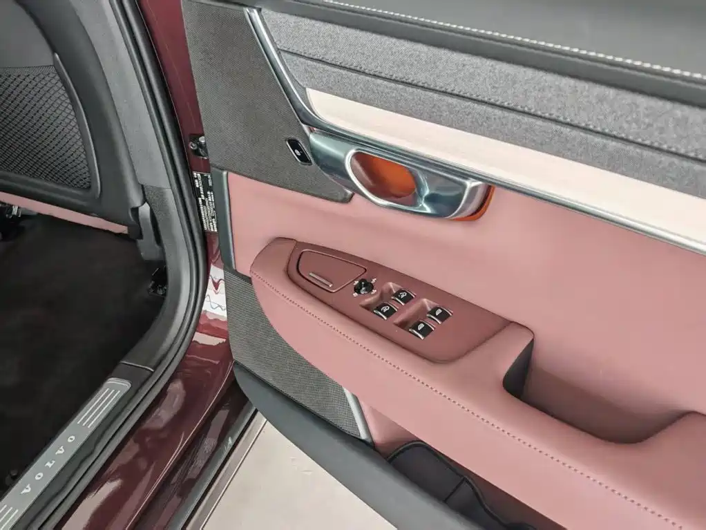 Volvo S90 PHEV — миниатюра 25