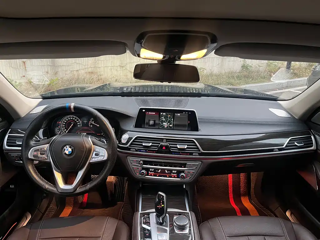 BMW 7 Series — миниатюра 15