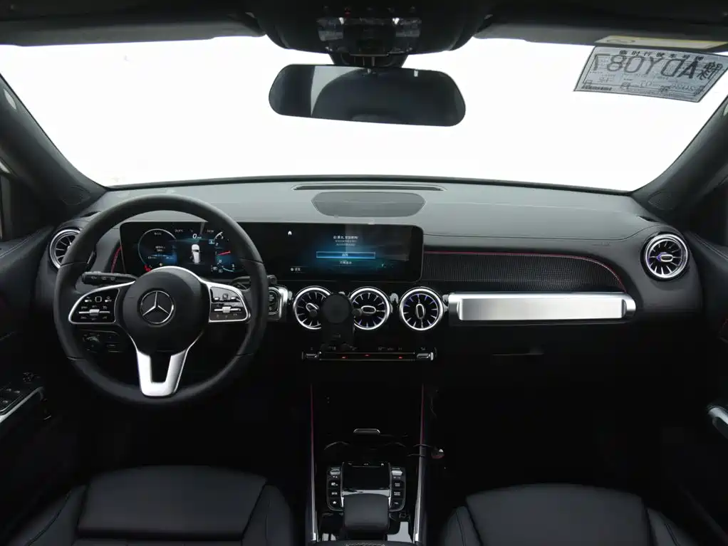 Mercedes-Benz GLB — миниатюра 9