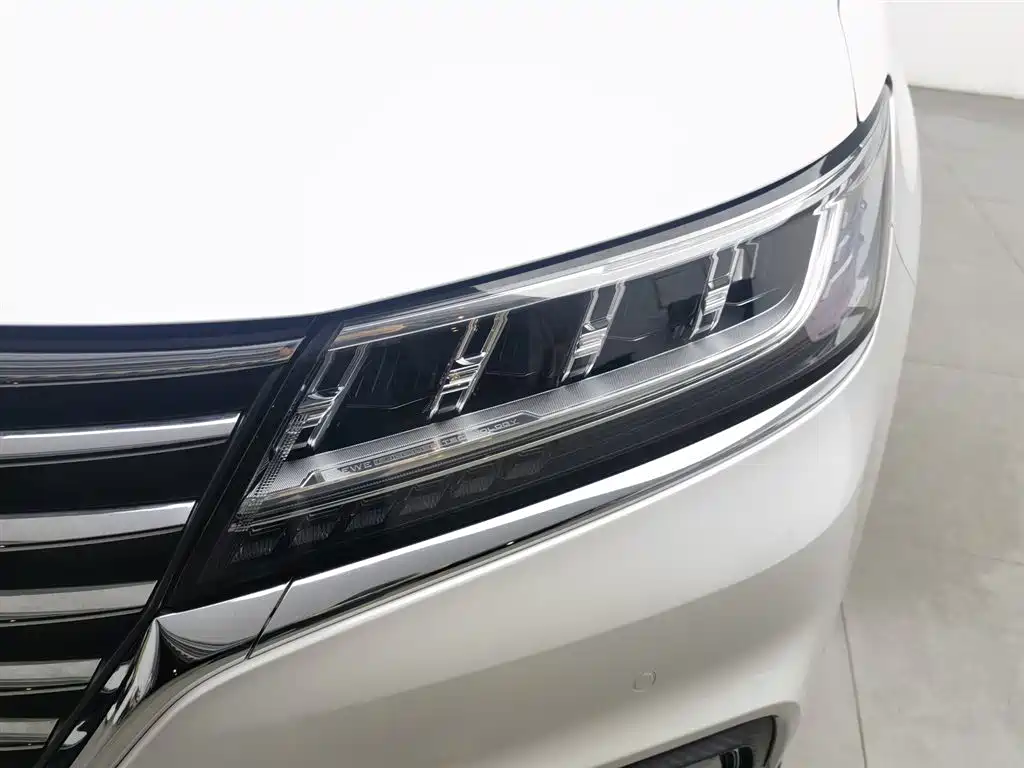 ROEWE RX5 NEW ENERGY