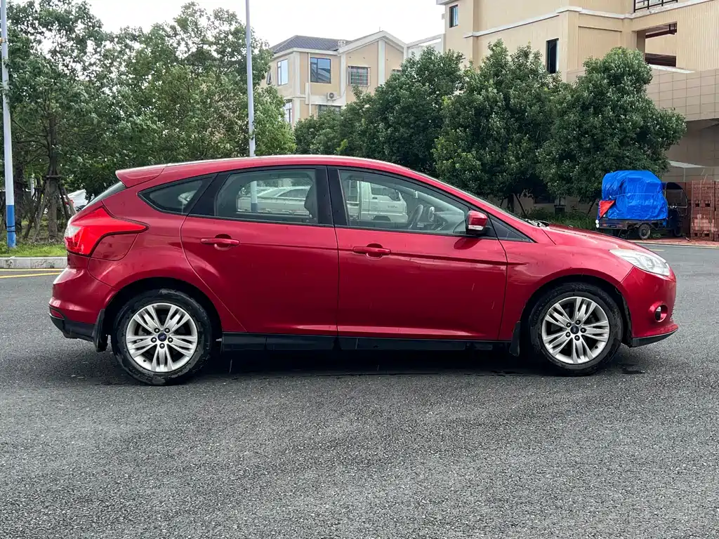 Ford Focus — миниатюра 6