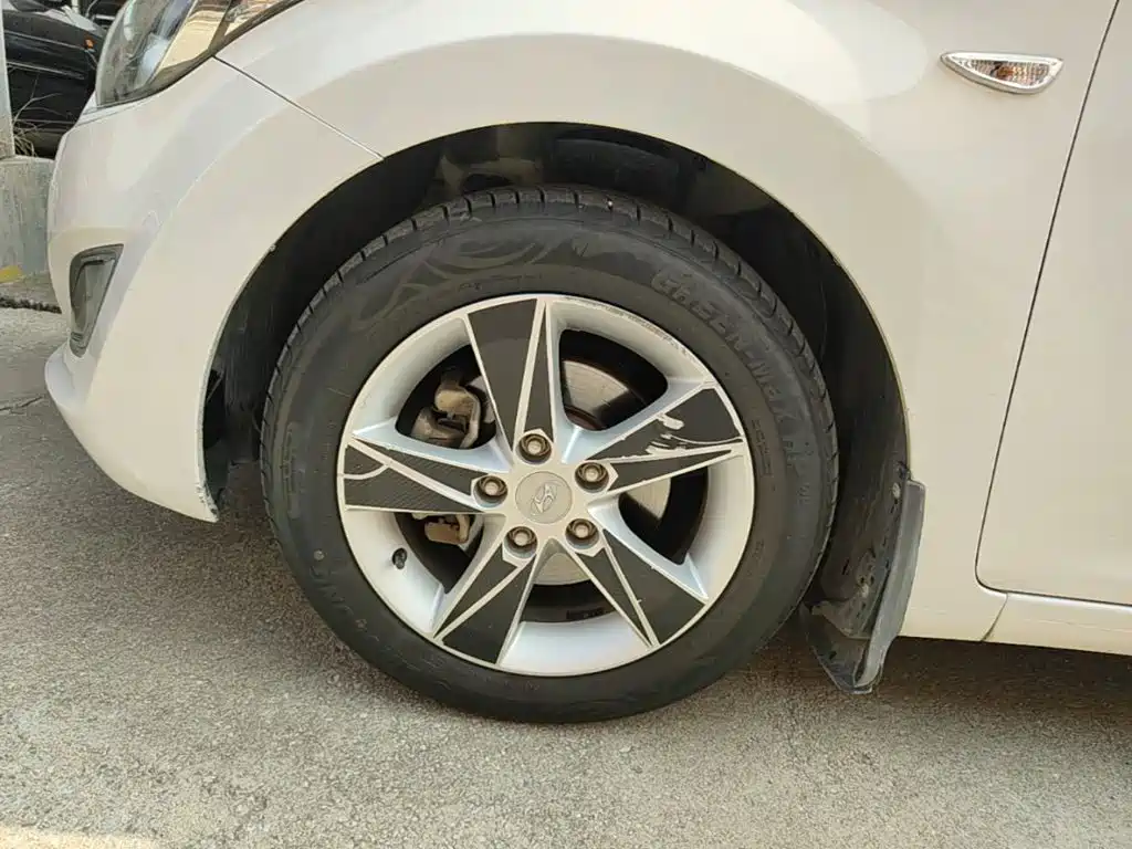 Hyundai Elantra Langdong — миниатюра 23